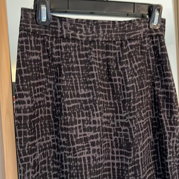 Ann Taylor Loft Black & Gray Pencil Skirt – Slimming & Chic - Picture 3 of 4